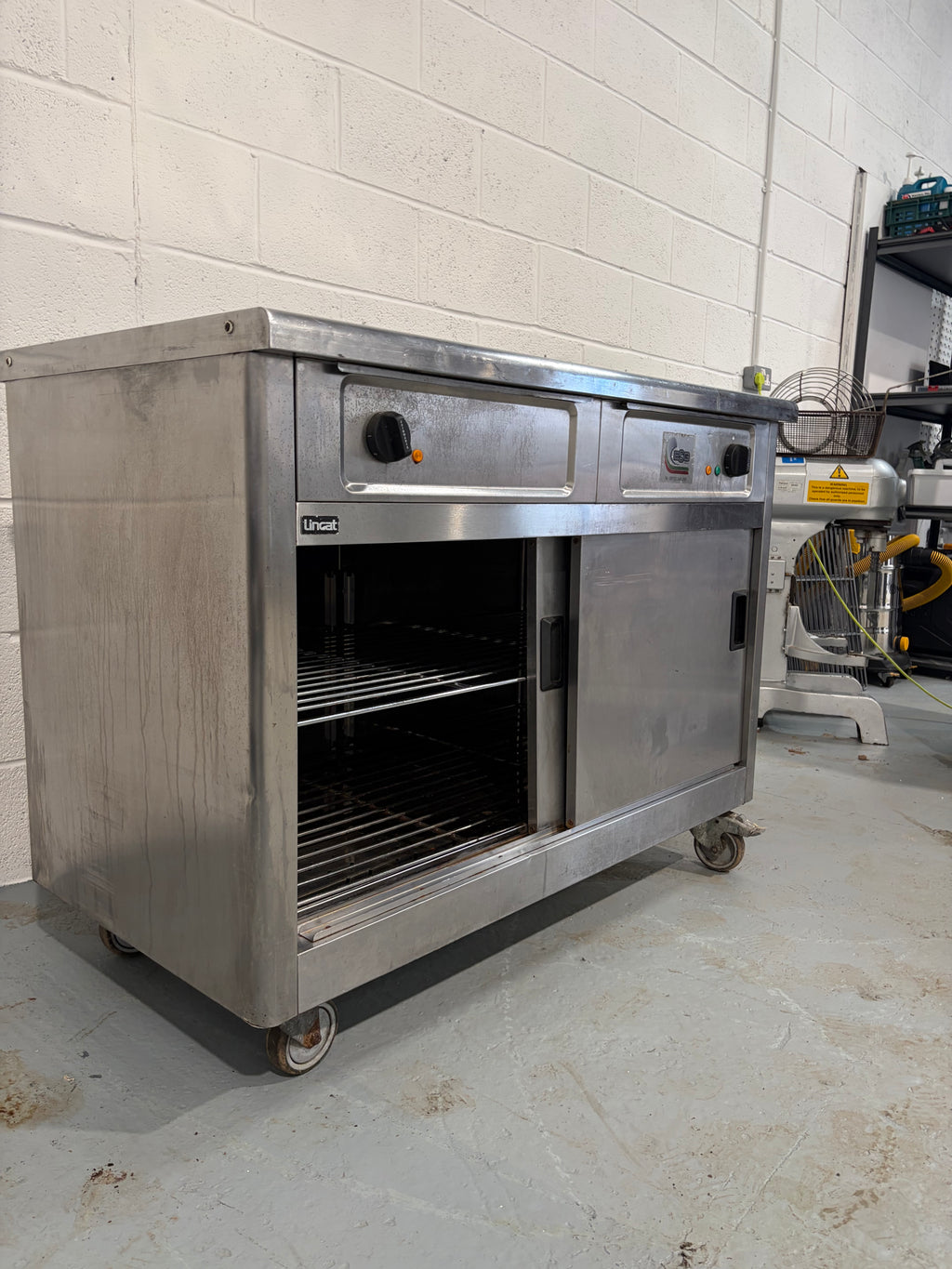 Lincat Hot Cupboard with Bain Marie Top 13AMP