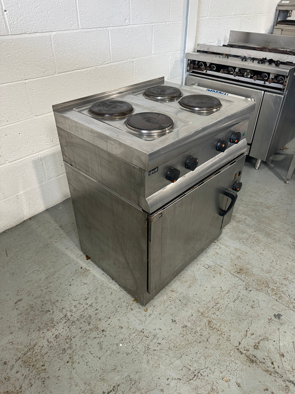 Lincat Convection Oven With 4 Burner Hob Three Phase