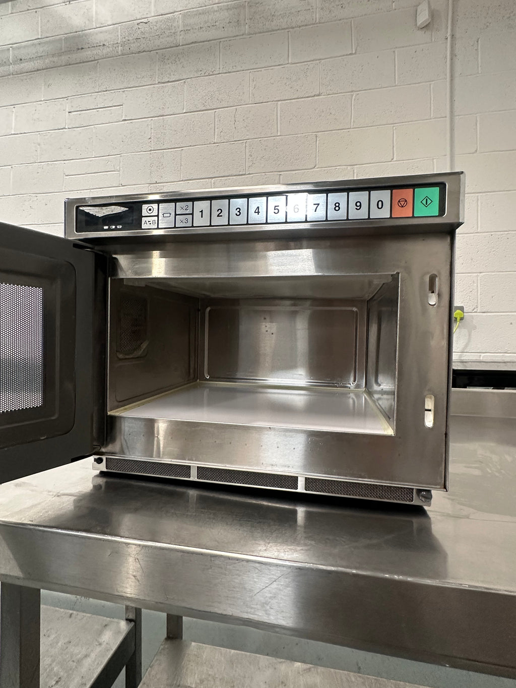 Panasonic Commercial Microwave 1800W 13AMP