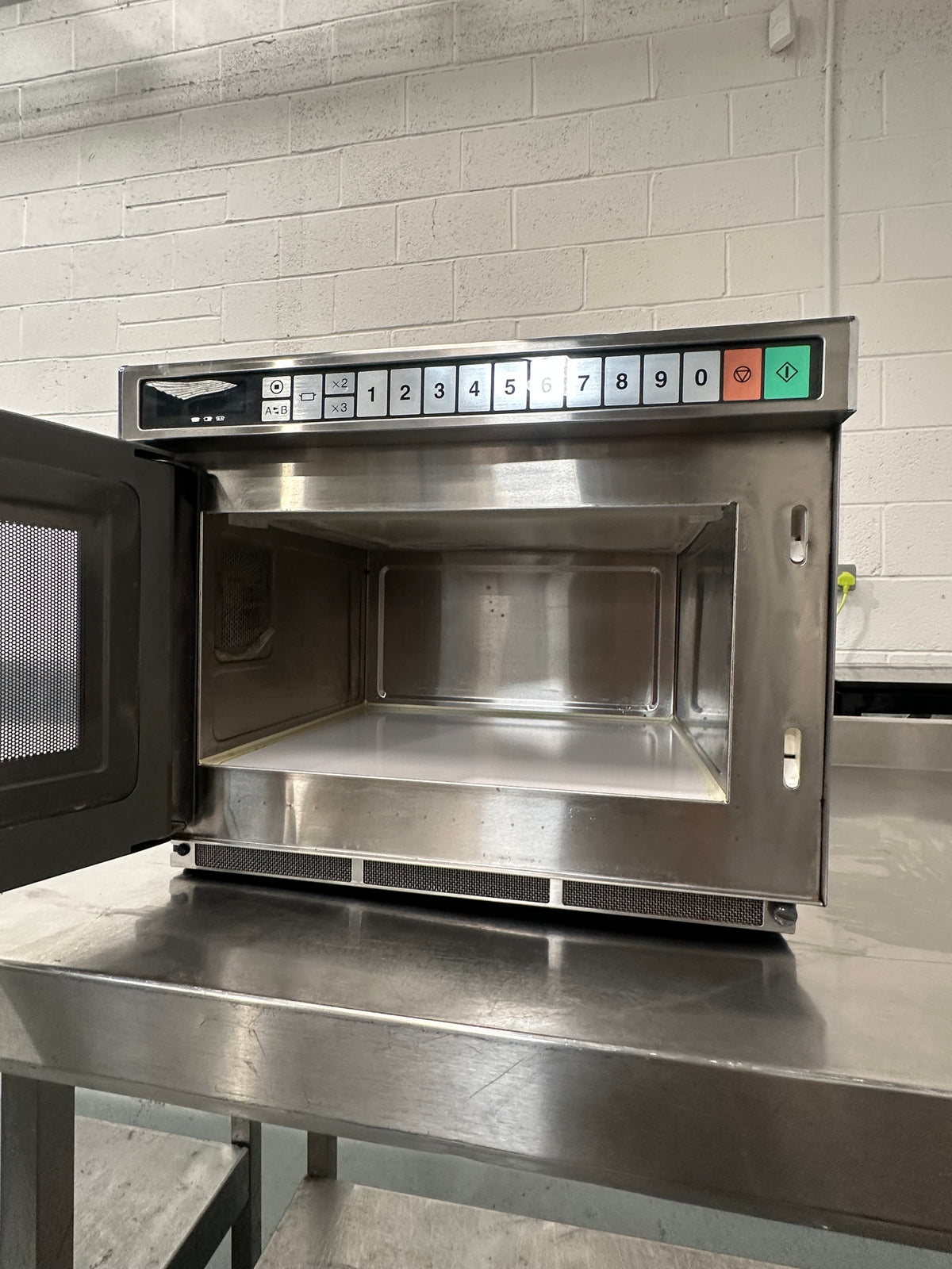 Panasonic Commercial Microwave 1800W 13AMP