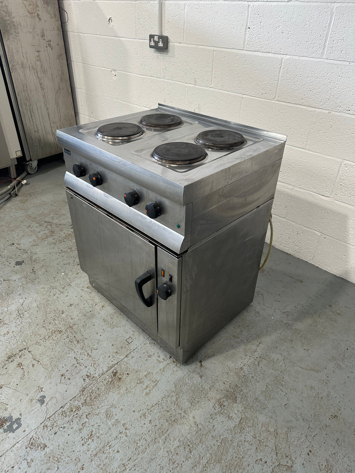 Lincat Convection Oven With 4 Burner Hob Three Phase