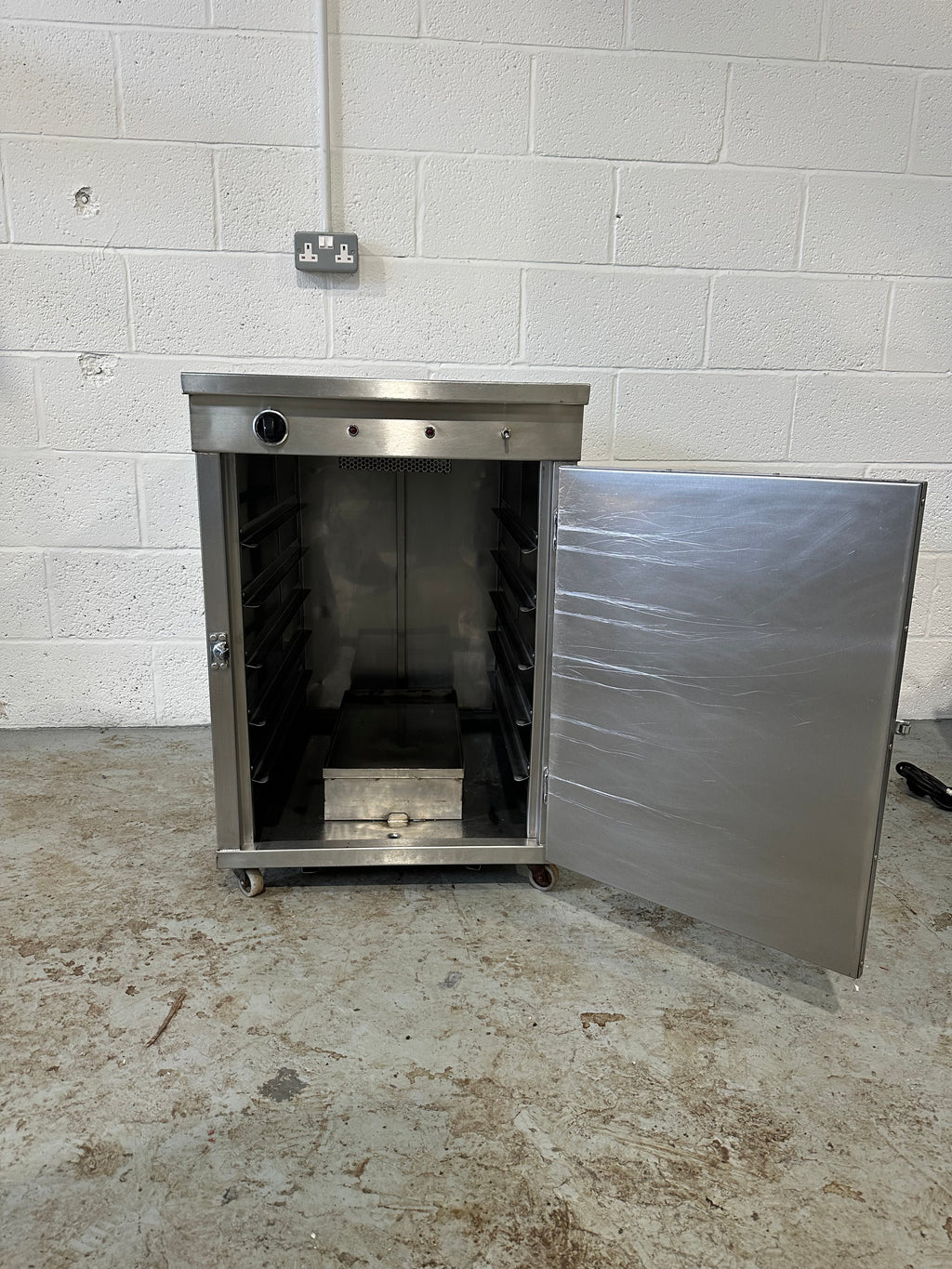 Hot Cupboard 13AMP