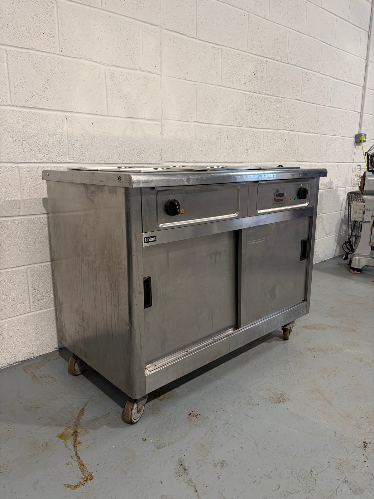 Lincat Hot Cupboard with Bain Marie Top 13AMP