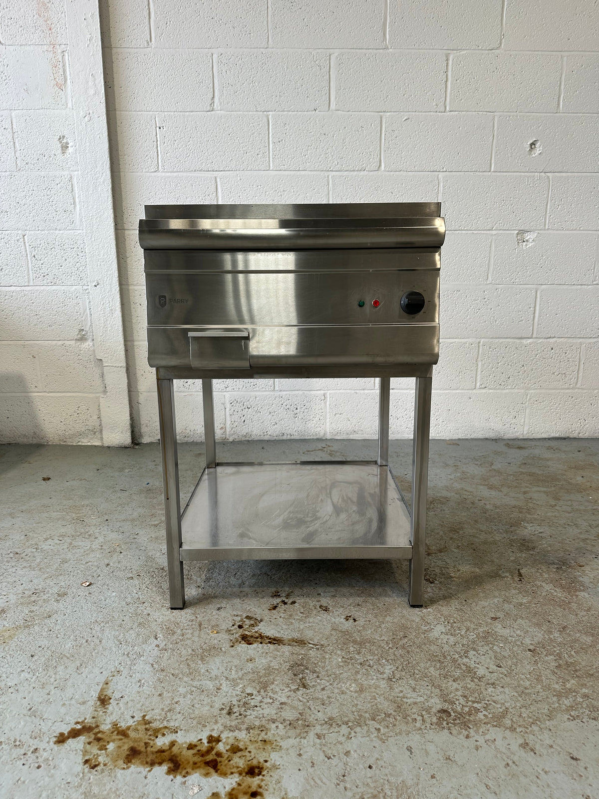 Parry Flat Top Griddle With Stand 13AMP