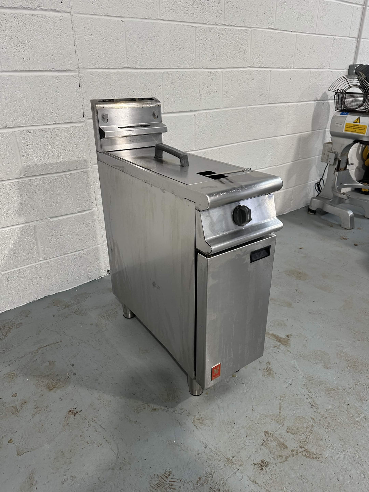Falcon Dominator Free Standing Natural Gas Fryer G3830