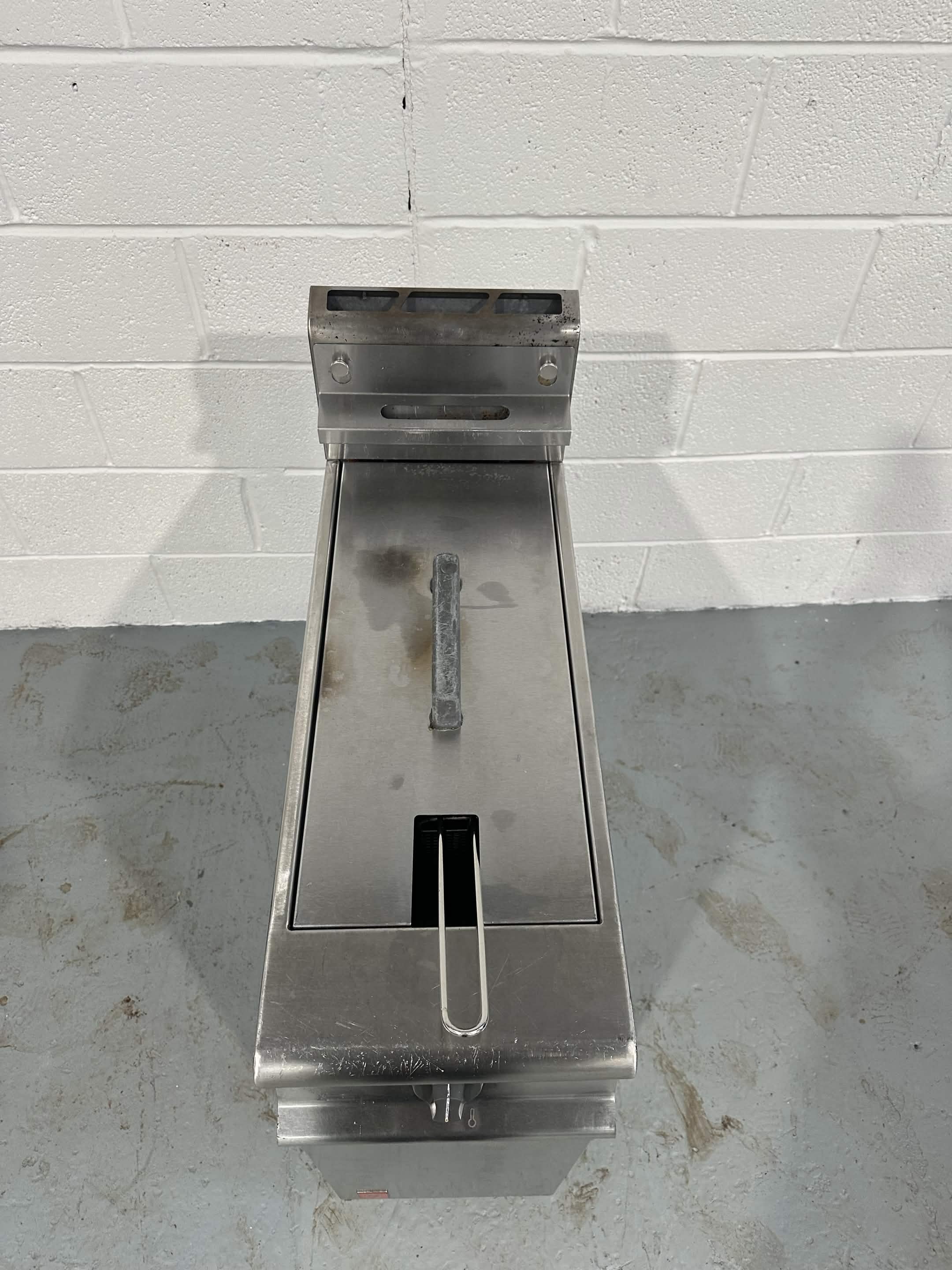 Falcon Dominator Free Standing Natural Gas Fryer G3830