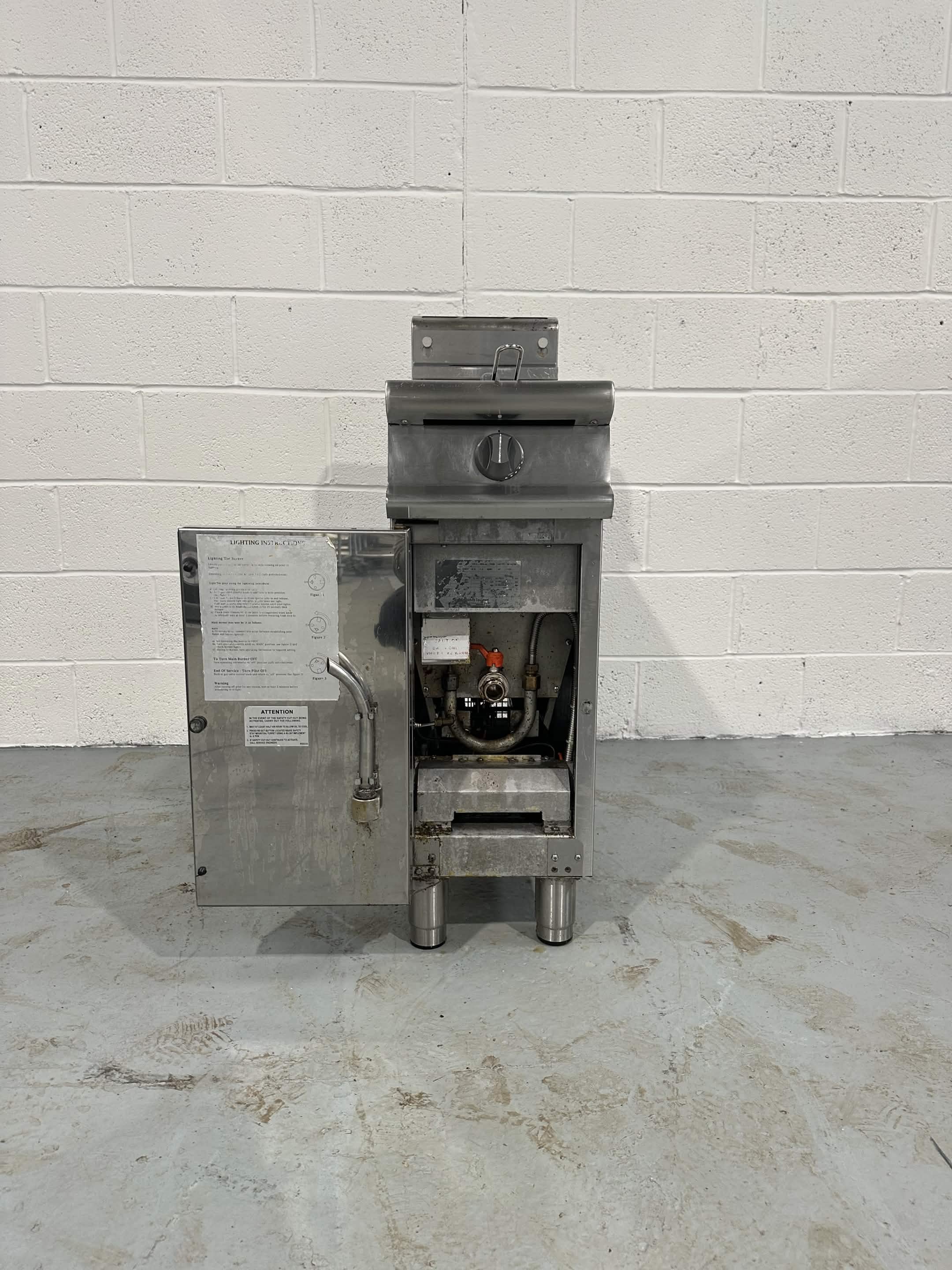 Falcon Dominator Free Standing Natural Gas Fryer G3830
